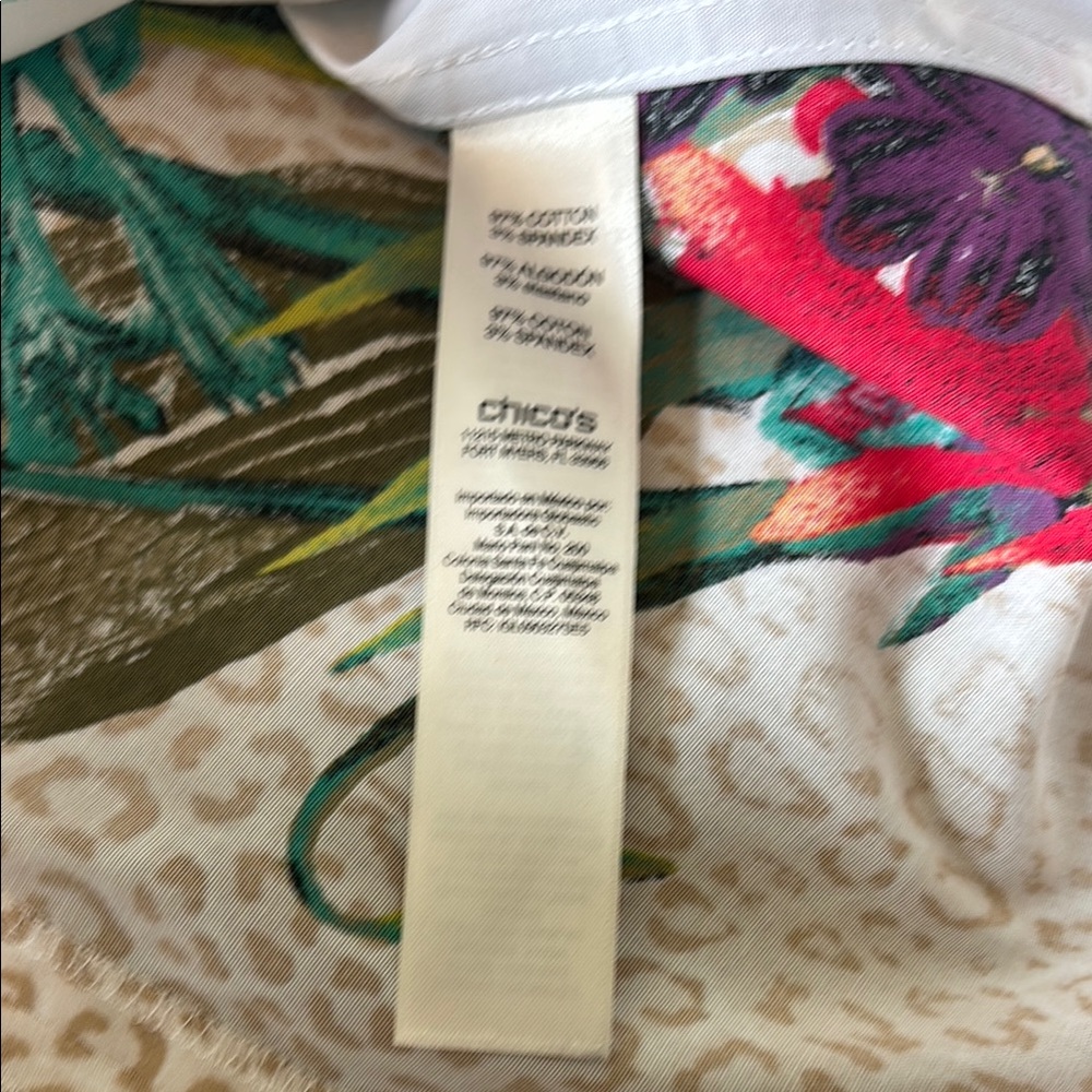 Chico’s Floral Pocket Women’s Shirt - White size 2 - Picture 5 of 8